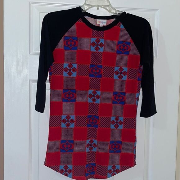 (5/$25) LuLaRoe Red & Black Square Print Raglan Randy top - Picture 1 of 8